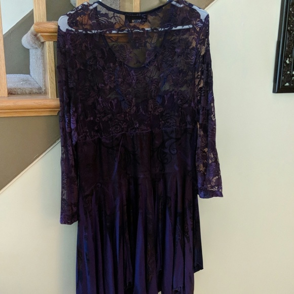 Top - Picture 2 of 2